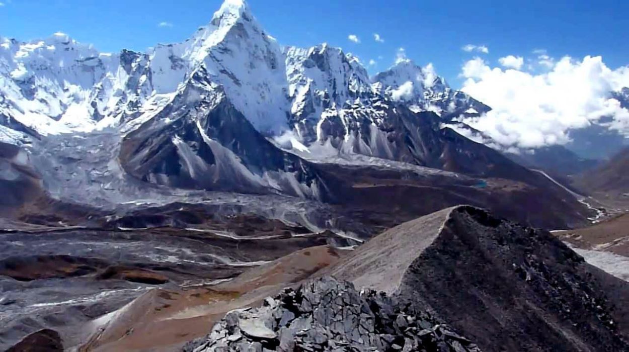 Chukung Ri - Everest & Himalaya View point