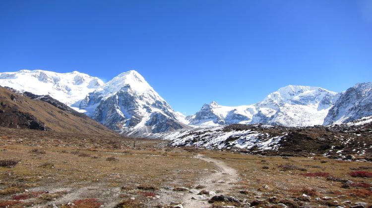 KanchenJunga Circuit Trekking