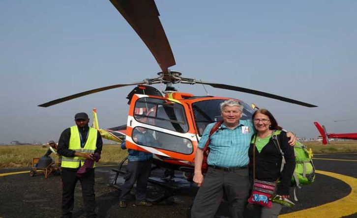 Helicopter-flight-to-everest-base-camp,-Landing-heli-in-base-camp